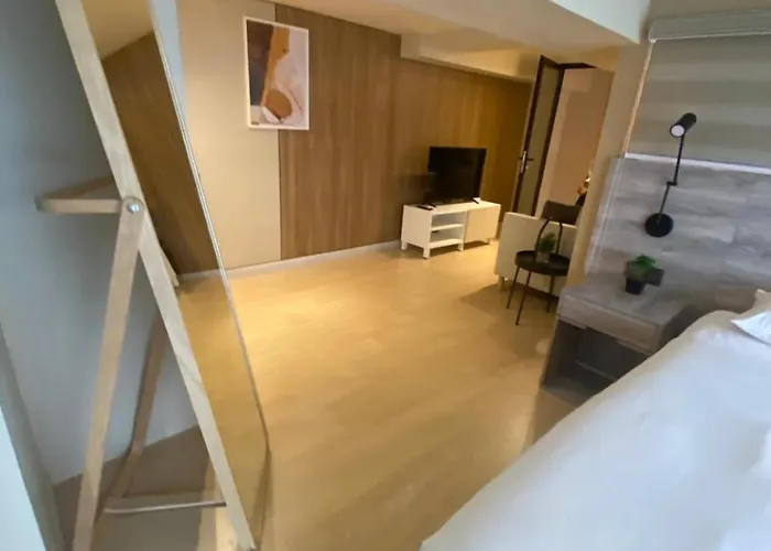 Edsa Heights Ama Tower Unit 3305 Loft Penthouse Unit 4*